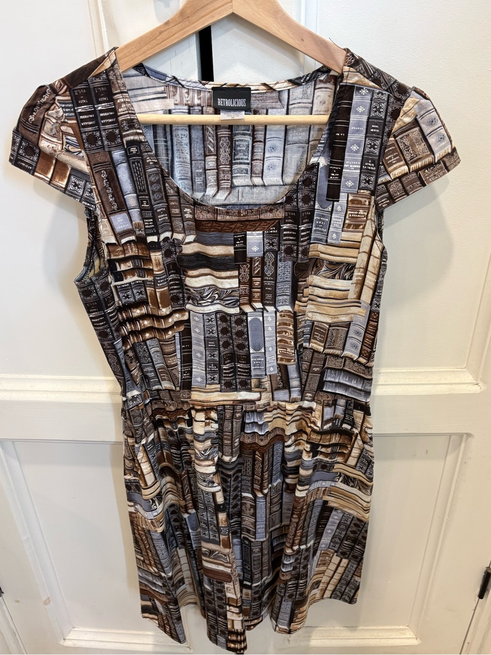 Retrolicious book librarian print dress size medium excellent condition